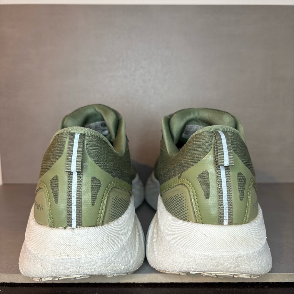 Saucony | Triumph 22 Running Shoes - Olivine Green White ; Mens 12.5 - Picture 5 of 8